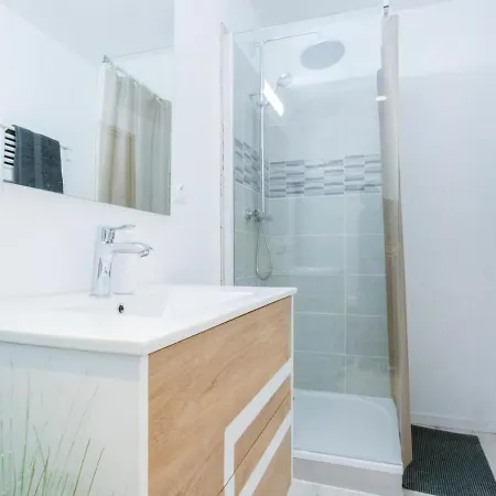 9mins De Lamalou-les-bains 30mins Avene 40m² Bedarieux